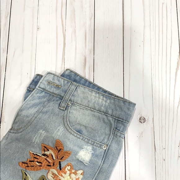 ROMWE Denim - 🧡3 for $30🧡 Romwe Flower Embroidery Ripped Jeans